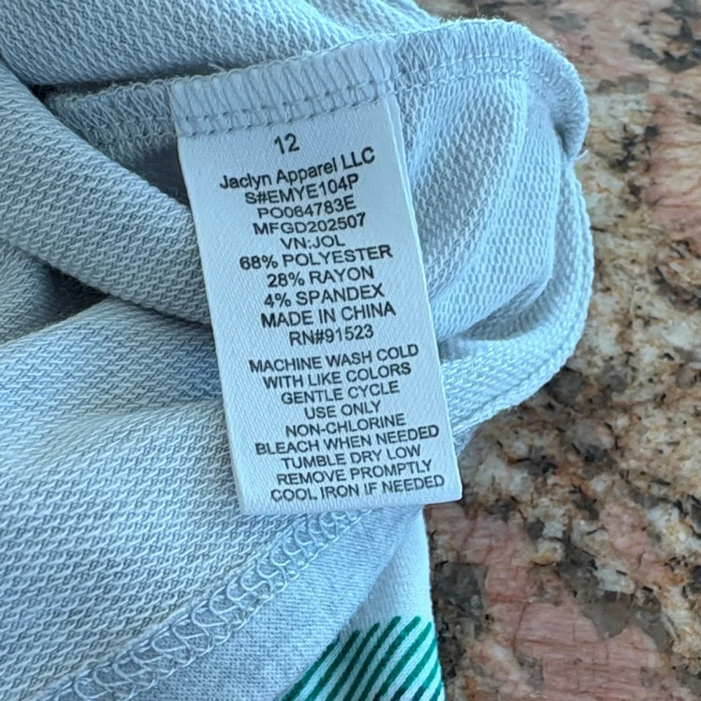 Kids Gray Holiday Sweatshirt with Plaid Pants Size 12